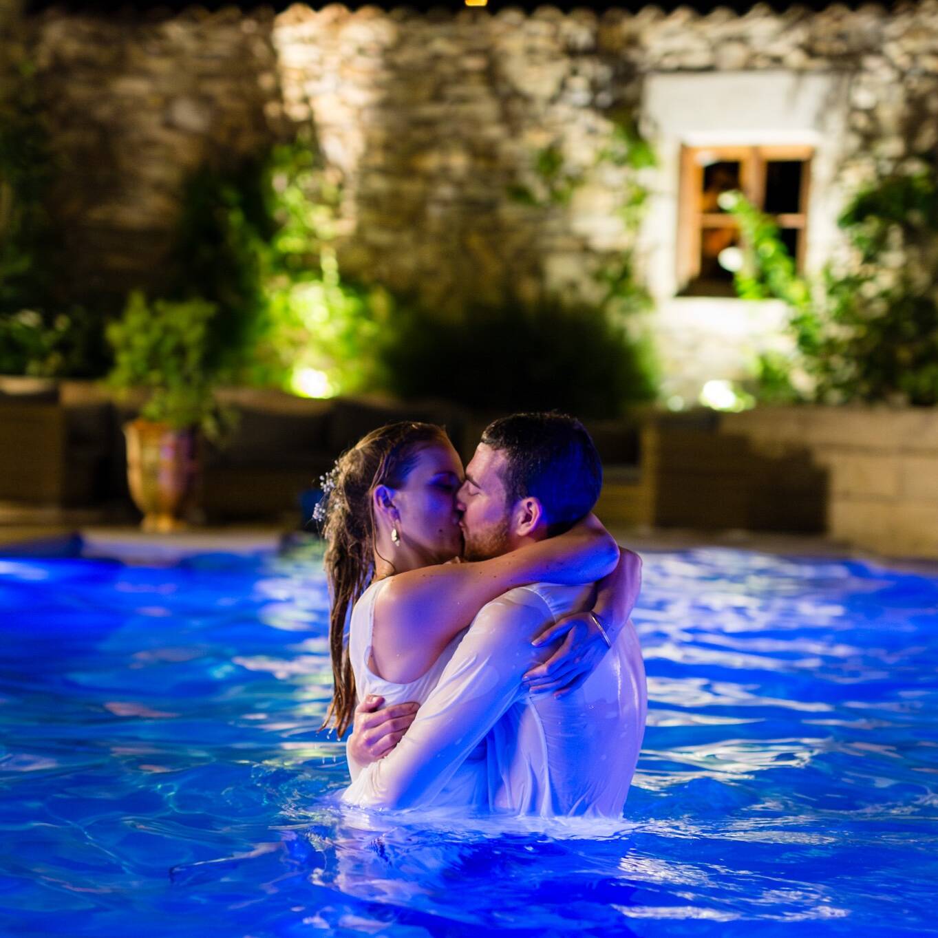 Mariage et piscine quand il fait chaud
